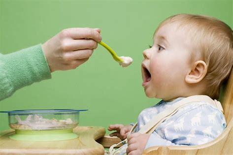 给宝宝添加辅食要注意哪些方面 盘点初次添加辅食的注意事项.jpg